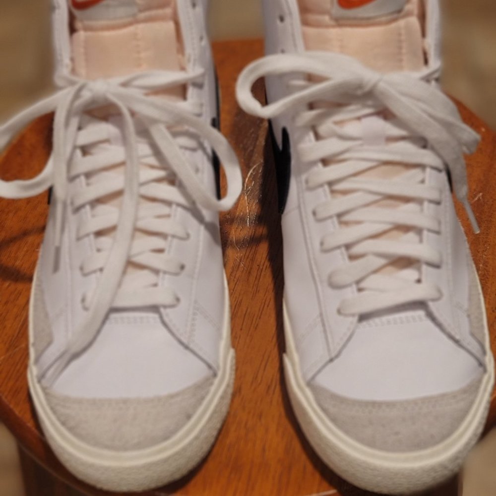Nike Blazer Mid 77 women's sneakers size 9